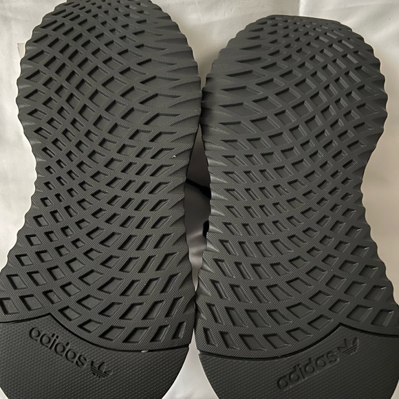 NWT (no box) Boys big kids Adidas U Path X J sneakers. Size 4. SFPF home. - Picture 4 of 7